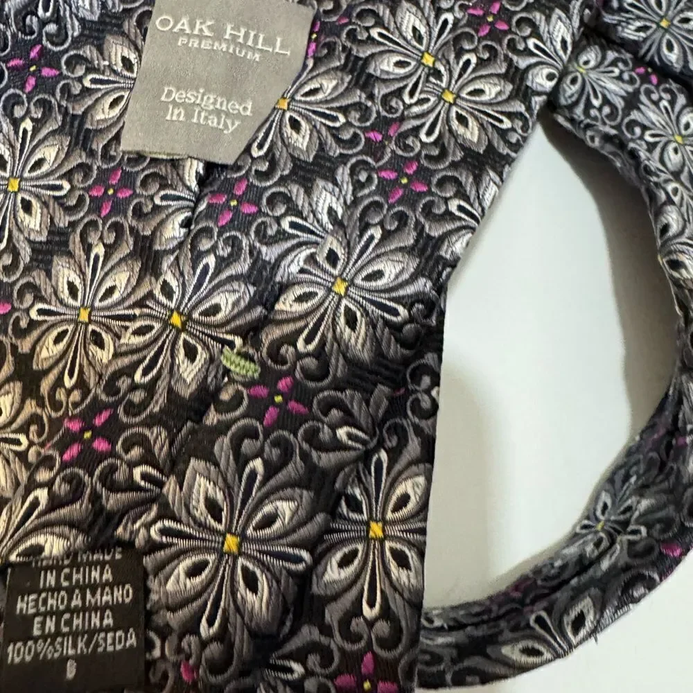Oak Hill Premium 100% silk tie